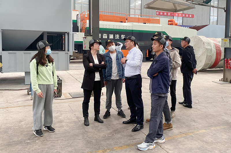 華中科技大學(xué)、中南大學(xué)一行蒞臨德森生產(chǎn)基地考察調(diào)研